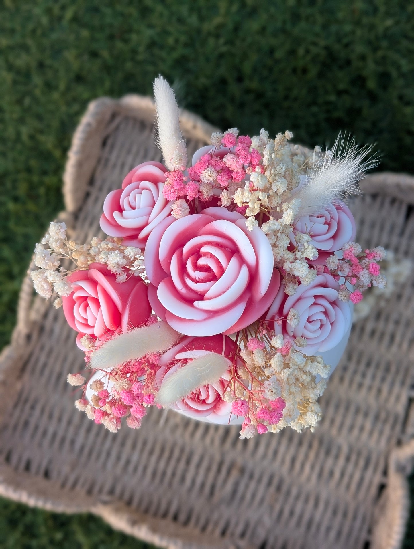 Vase avec anse et bouquet éternel