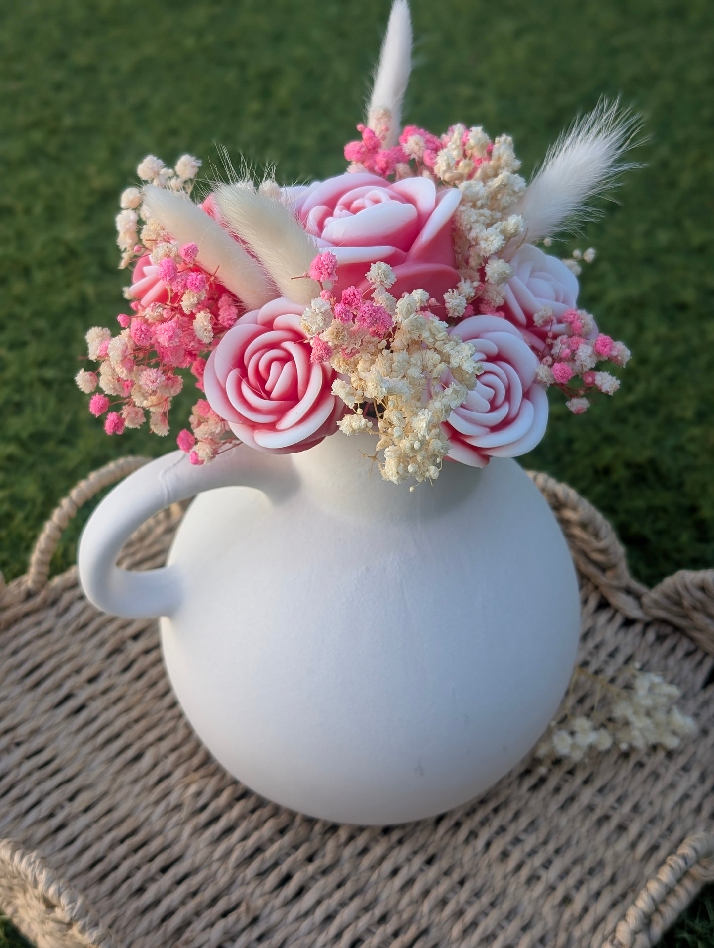 Vase avec anse et bouquet éternel