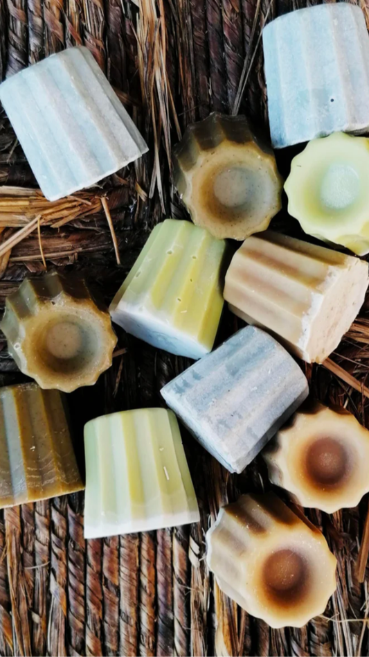 Mini Savon Cannelé 20g Huile d’Olive & Curcuma BIO – Saponifié à Froid