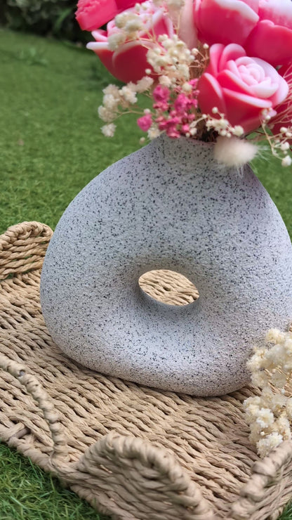 Vase donut et bouquet éternel