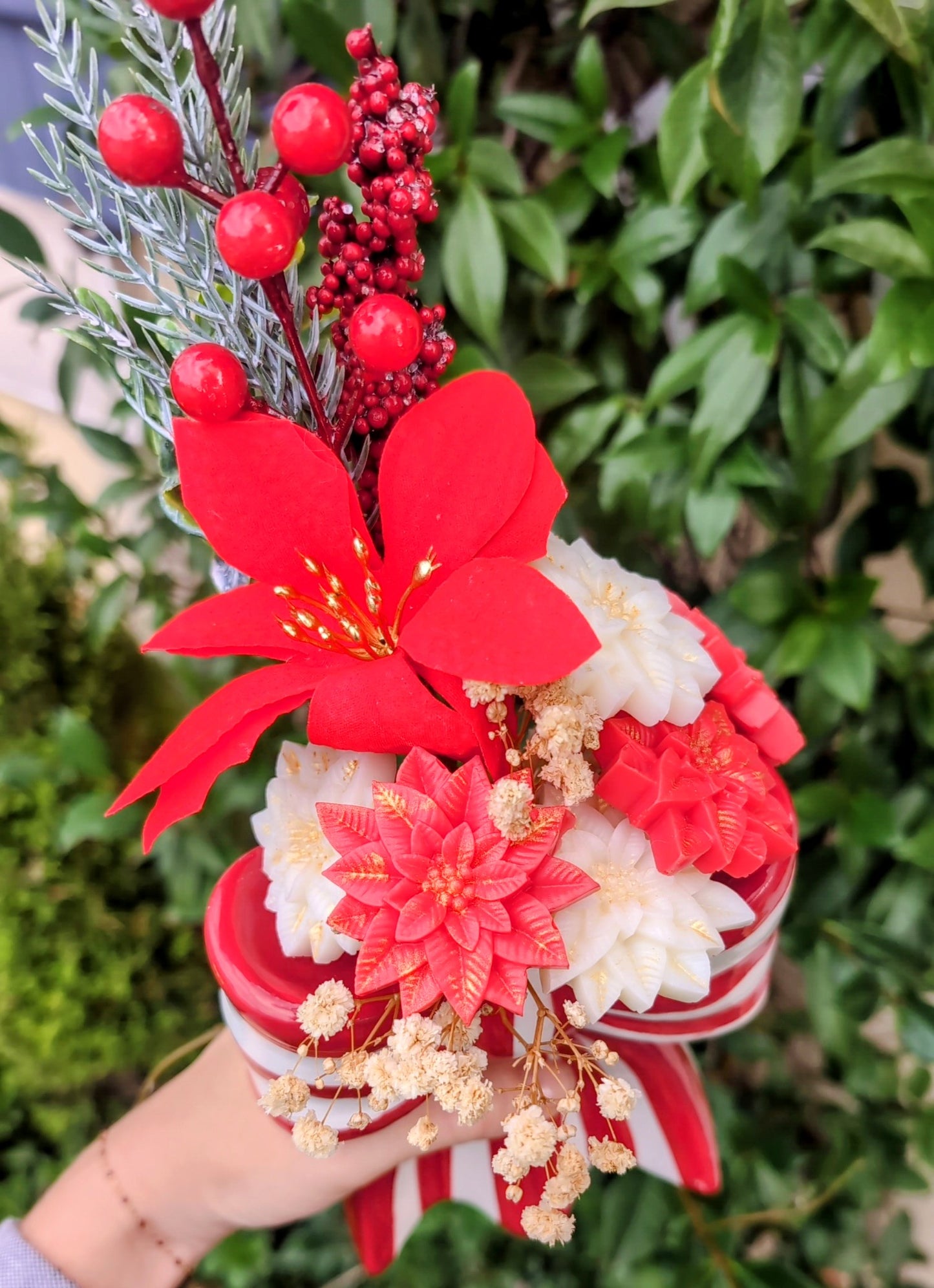 🎀  Bouquet Parfumé – Vase Nœud Rouge & Blanc