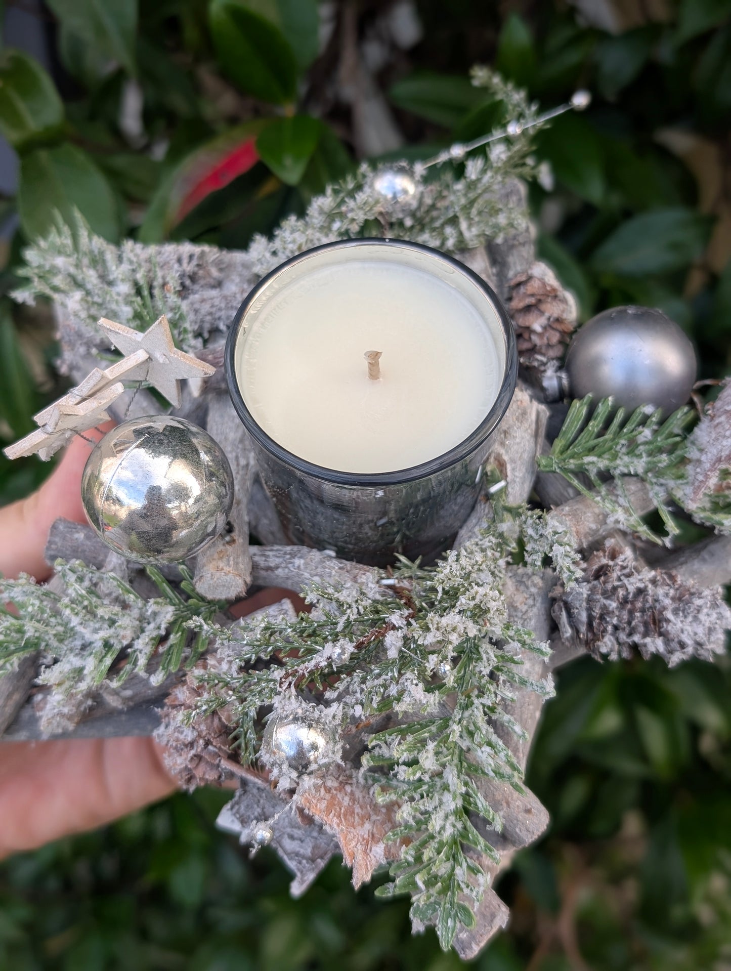 Couronne de Noël argentée - Bougie "Patate Douce Sucrée" ou Madeleine Gourmande