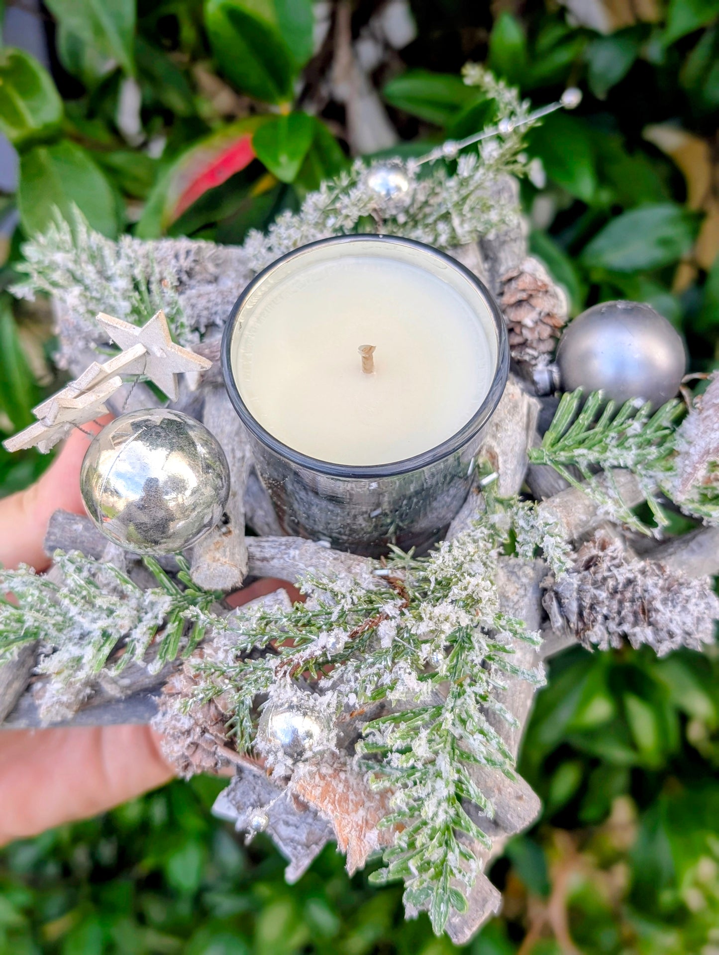 Couronne de Noël argentée - Bougie "Patate Douce Sucrée" ou Madeleine Gourmande