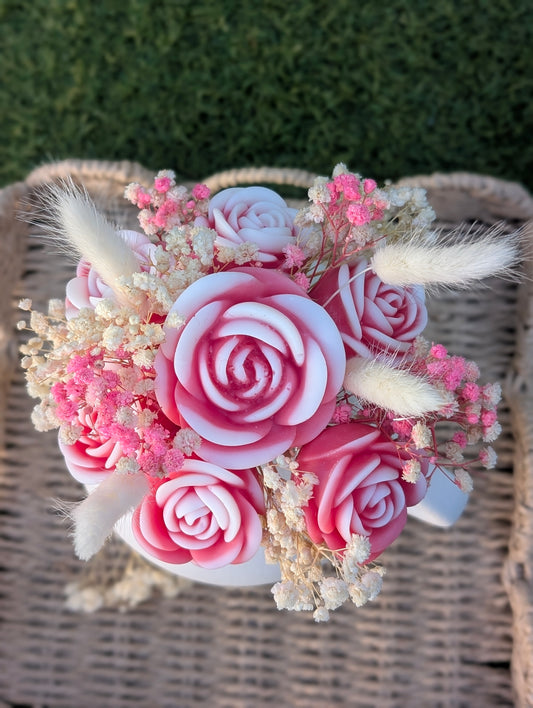 Vase avec anse et bouquet éternel