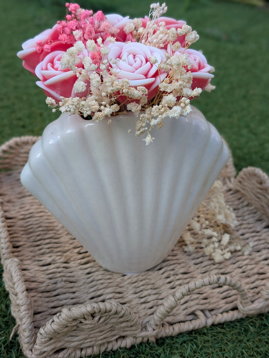 Vase coquillage et bouquet éternel