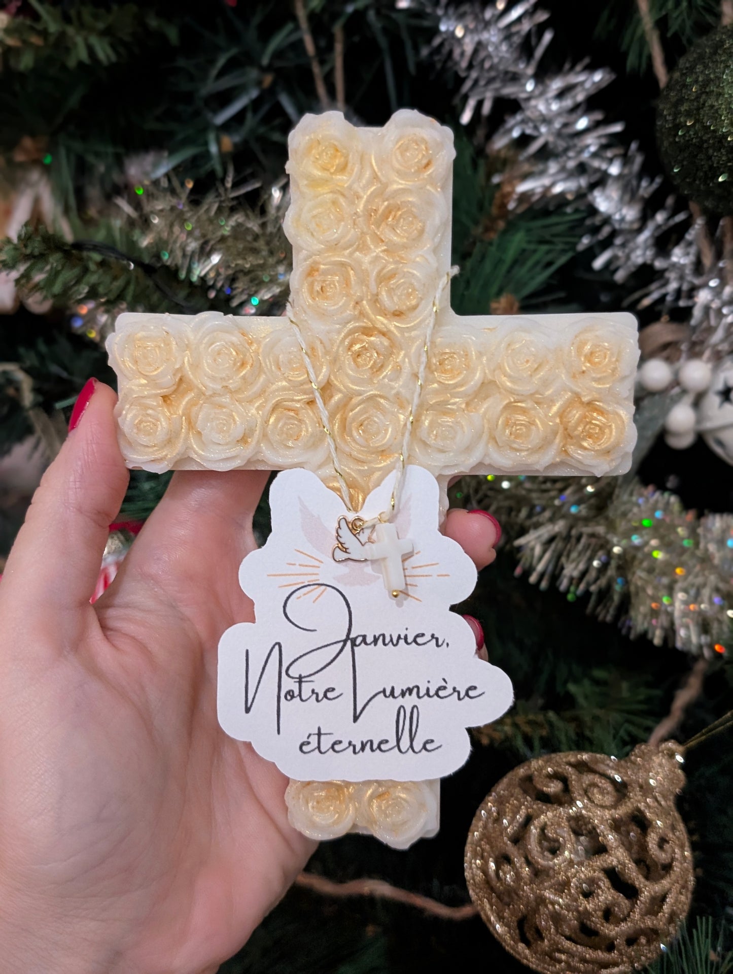 Croix décorative en cire d’olive parfumée – Fleur d’oranger ou Linge propre